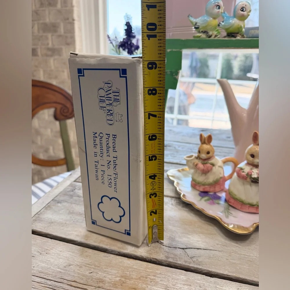 The Pampered Chef Bread Tube. Flower Shape | Metal | With Box & Instructions GUC